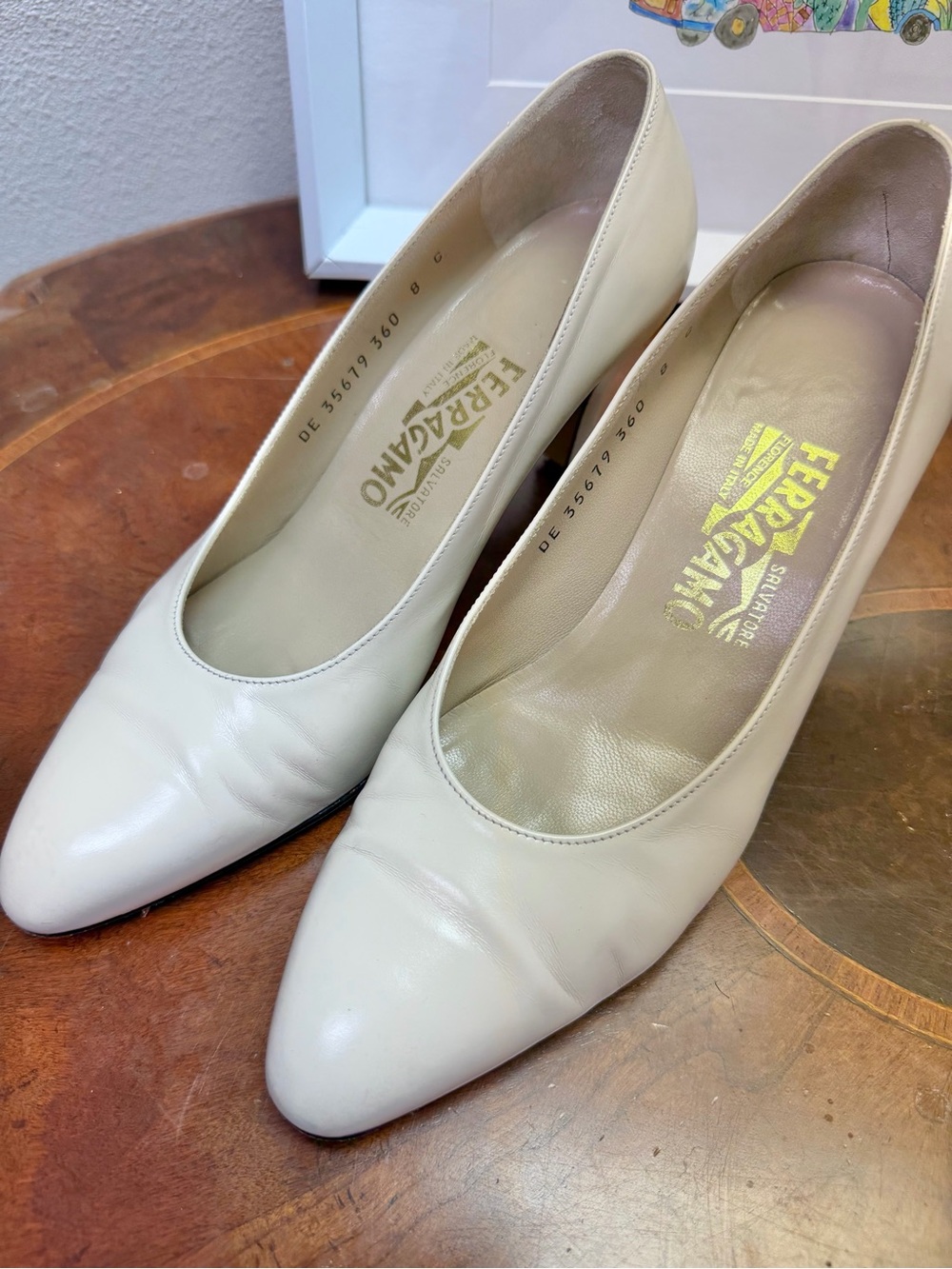 Salvatore Ferragamo Ivory Leather Pointed-Toe Pumps size 8